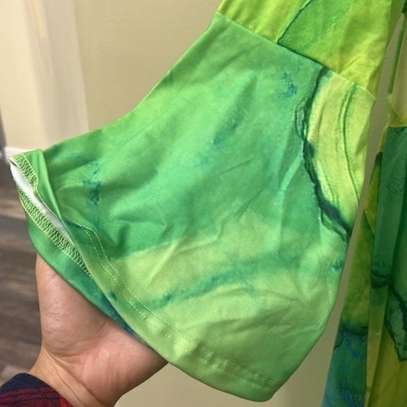 New Large ‎ Izuria Dress Multicolor Paisley Bell Sleeve Empire Waist Comfy Sz L - Picture 3 of 4